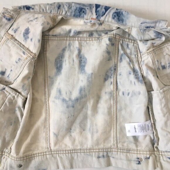Free People Rumors Tie Dye Relaxed Fit Off White Denim Jacket Size XS - Picture 10 of 14